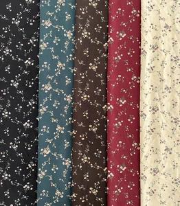 Vendita calda di <span class=keywords><strong>disegno</strong></span> floreale 103gsm 95% poliestere 5% Spandex tessuto crêpe per gli indumenti le donne vestono l'abbigliamento in magazzino - Product Image 5