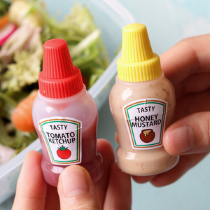 2pcs/set 25ML Tomato Ketchup Bottle Portable Small Salad Container Bento Seasoning Plastic Squeeze Oiler Mini Sauce Bottles
