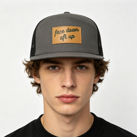 Casquette Trucker Unisexe à 7 Panneaux et Visière Plate, Chapeau Élégant avec Logo Personnalisé en Cuir, Casquettes Trucker en Maille