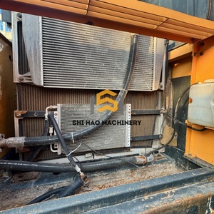 Excavadora de cadenas Hyundai 305LC-9S usada de alta calidad, 30.5 toneladas, confiable para trabajos de construcción pesada y demolición. - Product Image 2