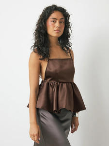 Top de Satén Personalizado OEM para Mujer, Verano 2026 |   Blusa Corta con Tirantes Ajustables y Espalda Descubierta con Adorno de Volantes para un Look Sexy - Product Image 2