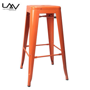 Sillas de metal de hierro modernas para cafetería, taburete de <span class=keywords><strong>bar</strong></span> Industrial simple y colorido con respaldo bajo - Product Image 5