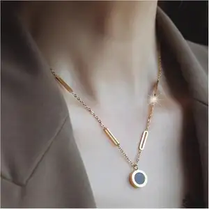 ファッションジュエリーネックレス四つ葉のクローバー愛ゴールドメッキダイヤモンド写真スターリングシルバー可憐な真珠オーストリアのクリスタルネックレス