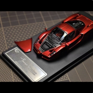 Modellino Auto King Model 1:64 <span class=keywords><strong>Enzo</strong></span> in Lega di Alluminio Pressofuso con Pannelli Anteriori/Posteriori Rimovibili Personalizzabile per Decorazione Casa e Regalo - Product Image 5
