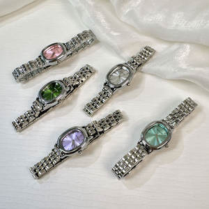 Reloj de banda de acero inoxidable de lujo de gama alta para mujer con estilo Simple, esfera pequeña ovalada, movimiento de cuarzo, luz de nicho, venta al por mayor - Product Image 1