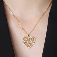 Collier haut de gamme en forme de cœur ajouré MOM, incrusté de zirconium, cadeau idéal pour la mère et le bébé