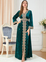 Caftan de Style Marocain Embelli en Velours, Abaya Femme Musulmane Chic et Tendance Grande Taille en Gros