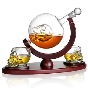 Unik Sihir Novelty Hadiah 850Ml Tangan Ditiup Kaca Skeleton Globe Bar Set Wiski Decanter dengan Kacamata Stopper Dasar Kayu