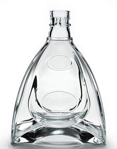 Bouteilles en <span class=keywords><strong>verre</strong></span> triangulaires transparentes de qualité supérieure de 700 ml et 750 ml, base en arc unique, contenants de luxe pour <span class=keywords><strong>cognac</strong></span>, brandy et spiritueux, vente en gros - Product Image 4
