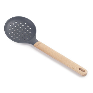 Schiumarola con manico in legno e testa perforata per scolare pasta e verdure - Product Image 1