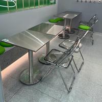 Ensemble table et chaises rectangulaires en acier inoxydable, mobilier de salle à manger commercial moderne et écologique pour restaurant, villa, salon de thé