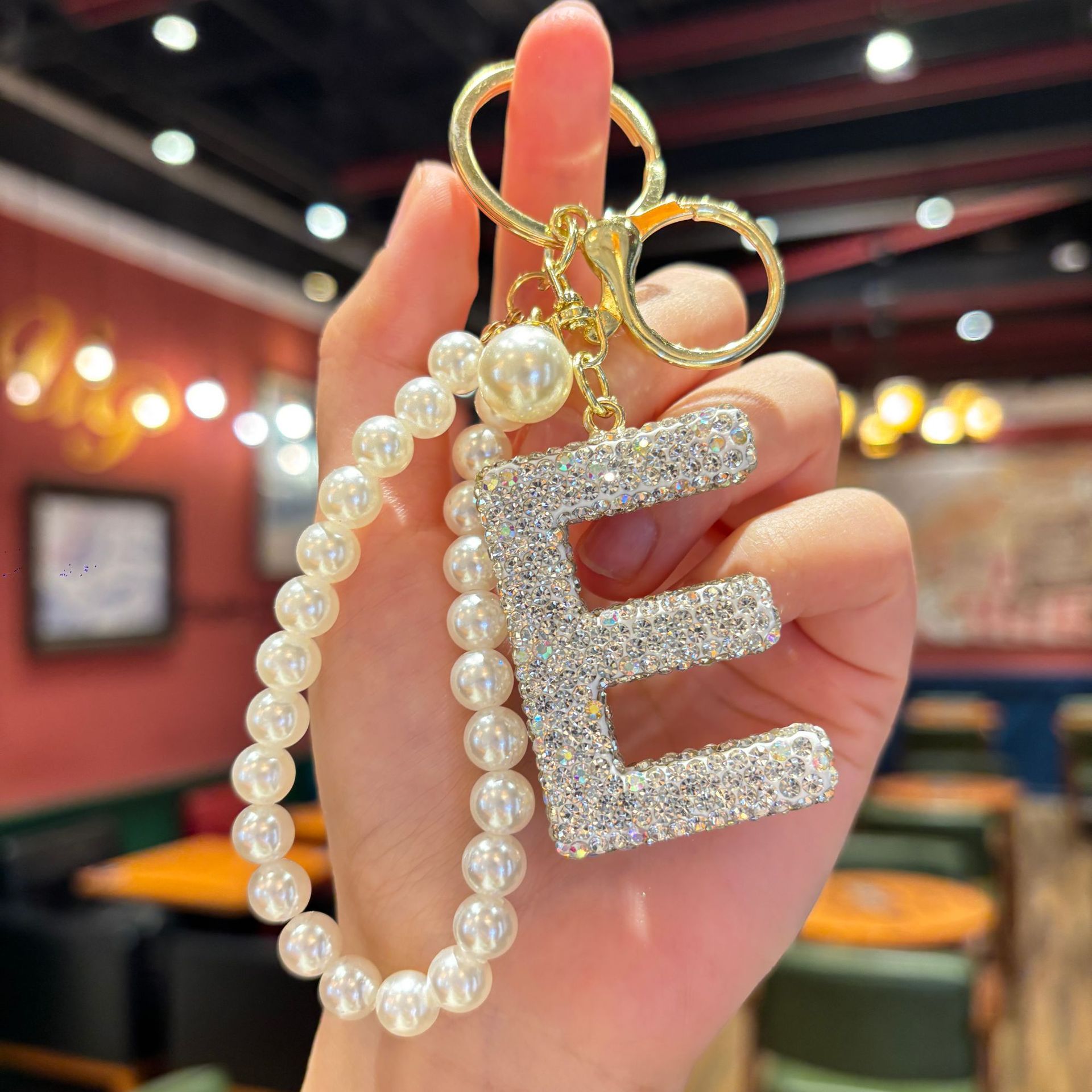 26 English letters [E]