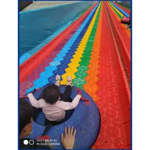 Spielplatz Amusement Park Donut Segelflugzeug Reifen Regenbogen Trockenen Schnee Donut Rutsche Für Im Freien Spielen Für Erwachsene und Kind