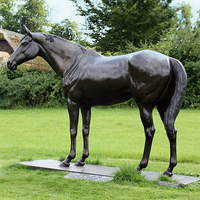 Sculpture de cheval en bronze pour jardin oeuvre grandeur nature