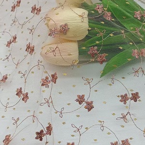 Oferta Especial: Tela de Encaje de Tul con Bordado Computarizado de Flores de Ratán y Hilo Dorado de Borde Ancho, Encaje de Tela Ondulada Francesa Bordado - Product Image 6