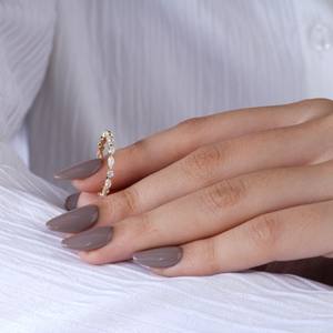 Bague éternelle en or jaune avec diamants de coupe mixte pour femmes, fine et élégante, alliance de mariage, bijoux fins modernes - Product Image 3