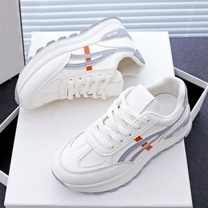 Chaussures de course pour femmes, printemps automne, nouvelles, polyvalentes, en cuir, <span class=keywords><strong>semelle</strong></span> épaisse, légères, décontractées, en tissu mesh Forrest Gump - Product Image 2