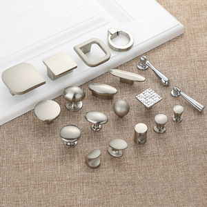 Poignée de meuble minimaliste moderne en alliage de zinc, bouton rond durable pour tiroir et porte, quincaillerie de mobilier - Product Image 3