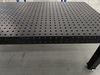 Table de fixation industrielle 3D flexible pour le soudage, le maintien des pièces et la production en atelier