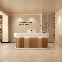 Comptoir de réception moderne de luxe en arc lumineux pour salon de beauté, caisse de magasin de vêtements, petite entreprise, bar, en bois