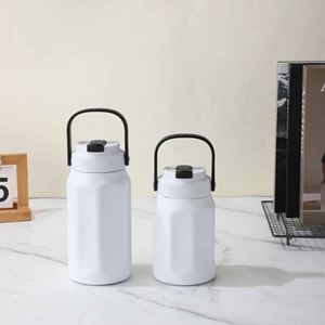Stainless Steel Tumbler With Modern Design and Vacuum Insulation - Product Image 2