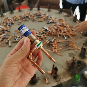ปั๊มความร้อนน้ำแบบใช้ในบ้าน 150 ลิตร R410A ปั๊มน้ำอัตโนมัติ ปั๊มหมุนเวียนน้ำร้อนอัตโนมัติ - Product Image 1