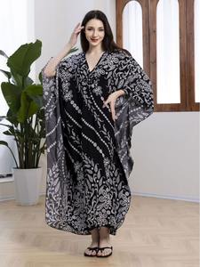 Pour <span class=keywords><strong>Amazon</strong></span> stocké <span class=keywords><strong>grande</strong></span> <span class=keywords><strong>taille</strong></span> Floral rayonne plage Blouse à la main tissé Protection solaire Robe avant 16 couleurs disponibles pour les vacances - Product Image 2