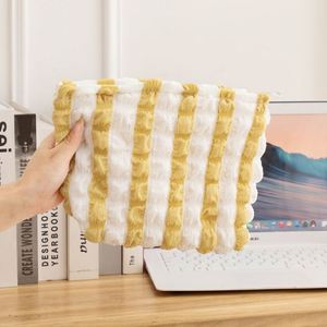 Bolsa de Maquillaje Acolchada con Diseño de Burbujas y Rayas para Mujer, con Logotipo Personalizado, Linda y Suave - Product Image 2