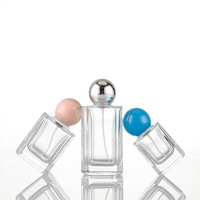 Flacons de parfum carrés en verre 30ml 50ml 100ml avec bouchons sphériques en bois or, argent, noir pour diffuseur à bâtonnets, prêts pour sérigraphie