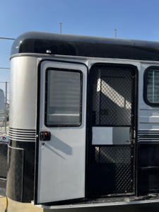 Australia standar Caravan <span class=keywords><strong>2</strong></span>-horse berkemah mengambang sudut Memuat dengan kamar mandi Sofa tempat tidur warna disesuaikan - Product Image 4