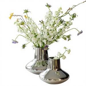 Jarrón de Cerámica Moderno con Recubrimiento Plateado, Acabado Espejo, Jarrón Decorativo para Flores, Jarrón para Capullos, para Decoración del Hogar y Hoteles - Product Image 3