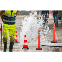 Haute visibilité Flexible facile à saisir 45 "Orange Delineator Post Flexible Bollard plastique avertissement Delineator Post pour la circulation routière