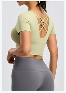 Haut de yoga sans couture à manches courtes pour femme avec soutien-gorge intégré, coupe ajustée, grande taille, idéal pour le sport et le Pilates - Product Image 4