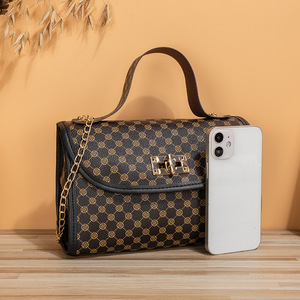 حقيبة يد نسائية مقاومة للماء بكتف واحد متقاطعة مع الجسم جديدة بسيطة مطبوعة بتصميم سلسلة تطريز بسحاب مربع صغير - Product Image 4