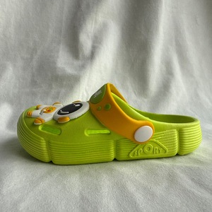 Ciabatte Sportive per Bambini con Motivi Cartoon, Suola in EVA Antiscivolo, Scarpe Estive Taglia 24-29, Spessore 15MM - Product Image 1