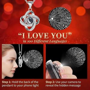 Collana Gnifot con Rosa Rossa Conservata 'Ti Amo' in 100 Lingue - Fiori Eterni <span class=keywords><strong>per</strong></span> Donne, Fidanzate, Mamme, Nonne, Compleanno - Product Image 3