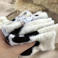 Chaussettes en velours tricoté antidérapantes et chaudes, sans peluches, avec motifs mignons de vaches et de dinosaures, idéales pour la chambre et l'intérieur.