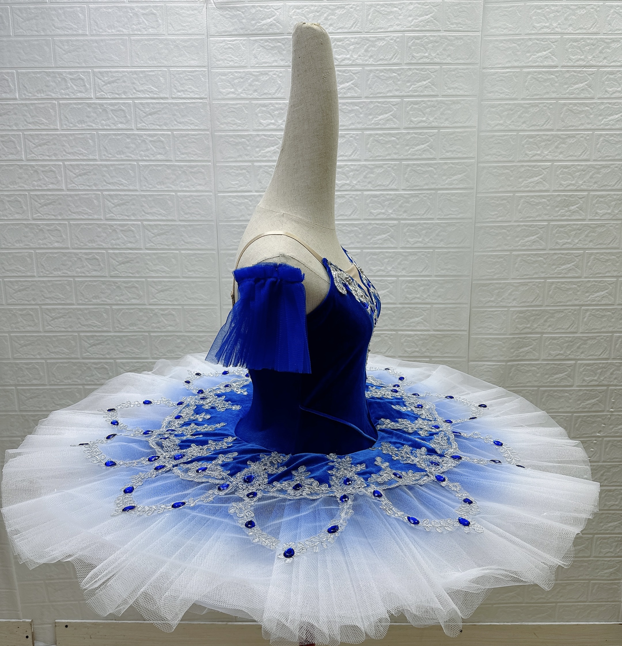 Wholesale Royal Blue Tutu Eco-Friendly & Romantic Design | Alibaba.com