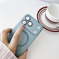 Étui de protection magnétique métallique de luxe en TPU+PC pour modèles 17/16 Pro Max/14/15, design peint par pulvérisation
