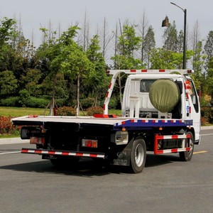 Camión de Remolque Isuzu NPR 4x2 de 5 Toneladas con Plataforma Plana, Camión de Remolque de 3 Toneladas con Plataforma Deslizante y Elevador - Product Image 3
