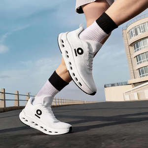 Zapatos para caminar sin cordones, zapatillas ligeras de punto, con banda elástica, fáciles de poner y quitar, cómodas y casuales. - Product Image 1
