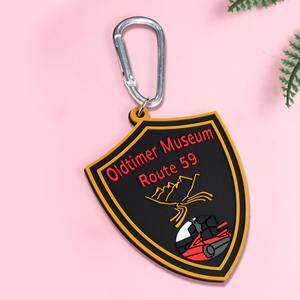 Komik özel üçgen Pvc silikon anahtarlık Bespoken tedarikçisi - Product Image 3