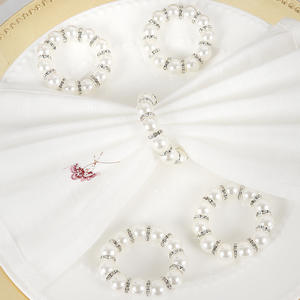 Anneau <span class=keywords><strong>de</strong></span> <span class=keywords><strong>serviette</strong></span> perlé fait main, boucle <span class=keywords><strong>de</strong></span> nappe DIY, anneau <span class=keywords><strong>de</strong></span> <span class=keywords><strong>serviette</strong></span> en papier en gros pour la Saint-Valentin - Product Image 3