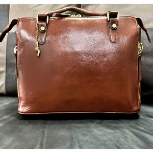 Pochette de mode pour femme en cuir véritable de haute qualité avec bandoulière, fermeture éclair durable, imperméable, légère, prête pour le voyage - Product Image 1