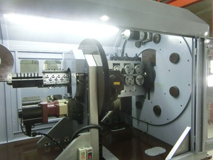 Máquina Automática CNC <span class=keywords><strong>de</strong></span> 5 Ejes para Formar Resortes <span class=keywords><strong>de</strong></span> <span class=keywords><strong>1</strong></span>.8-5mm, para Formar Alambres, Broches <span class=keywords><strong>de</strong></span> Pesca, Clips y Abrazaderas <span class=keywords><strong>de</strong></span> Plástico para Tuberías <span class=keywords><strong>de</strong></span> Agua - Product Image 5