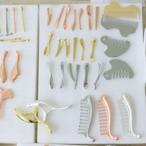 Peine Facial Gua Sha Multifuncional de Aleación de Aluminio, Masajeador Ergonómico para el Cuero Cabelludo, Herramienta de Masaje de Puntos de Acupuntura y Meridianos - Product Image 5