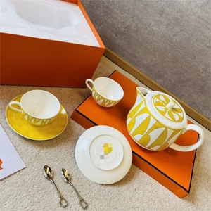 Ensemble de 7 pièces de la série Cheval, le plus vendu, comprenant cafetière, tasses et soucoupes - Product Image 3
