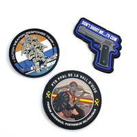 Patch en forme de cœur en caoutchouc/PVC de haute qualité, personnalisé avec logo, gaufré 3D, lavable, avec fermeture auto-agrippante pour chapeaux, uniformes, vêtements, sacs