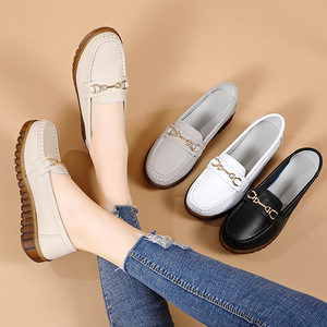 Scarpe Basse Primaverili e Autunnali Nuovo Stile per Donne Scarpe a Punta Bassa per Mamme Antiscivolo con Suola Morbida Comode per i Piedi - Product Image 1