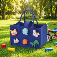 Sac fourre-tout en feutre réutilisable grande capacité avec fermeture à bouton-pression, motif poupée de dessin animé 3D, idéal pour cadeau de naissance ou de fête d'anniversaire pour bébé